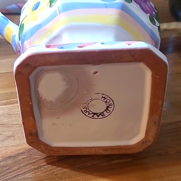 Ceramic Vase - Picture 6 of 12